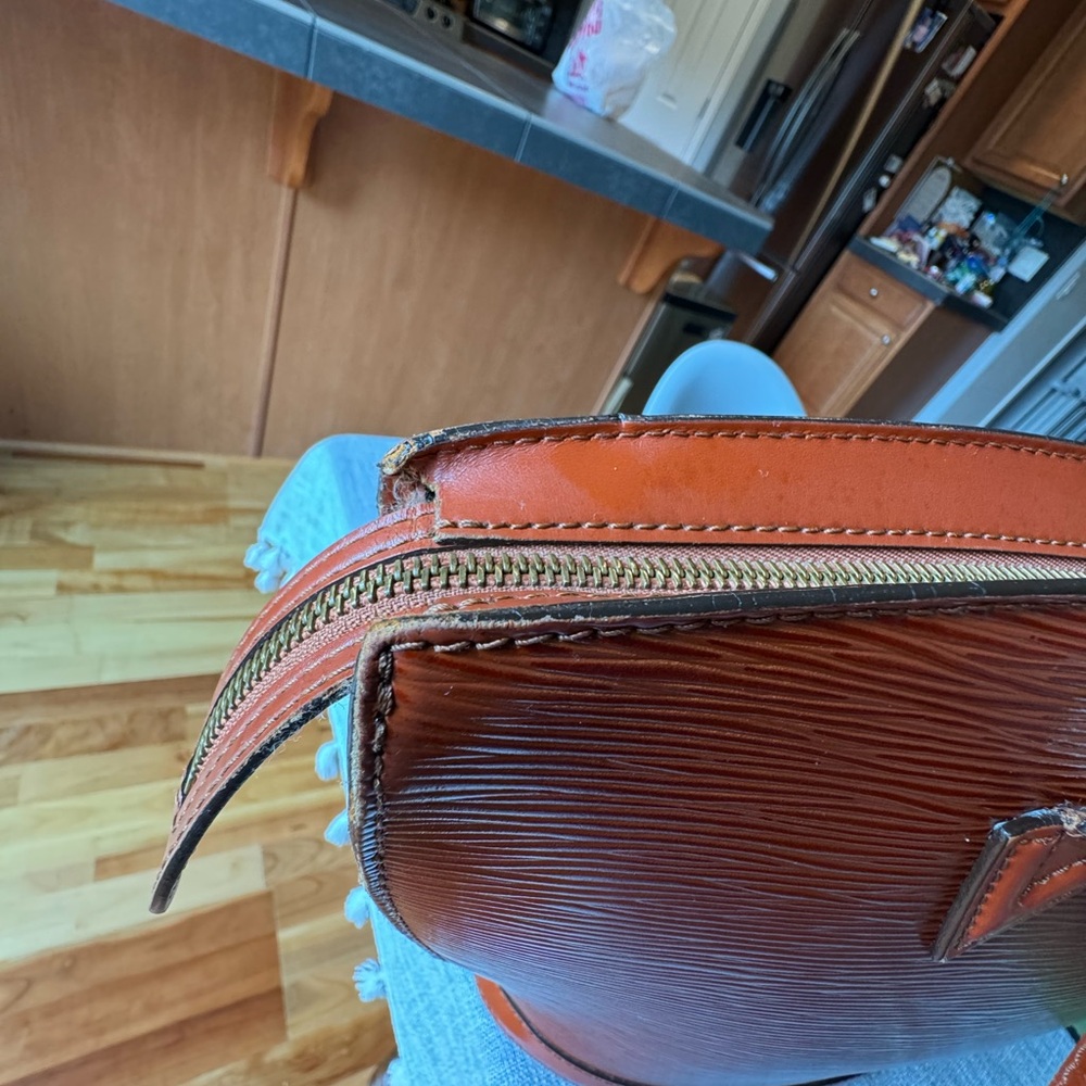 Authentic Vintage Louis Vuitton Saint Jacques Epi Brown Handbag Tote PM - Picture 13 of 16